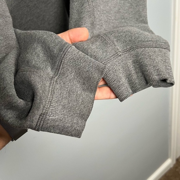 Vineyard Vines Quarter Zip - Picture 8 of 8